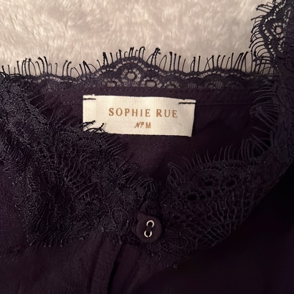 NAVY LACE TANK - Picture 2 of 3